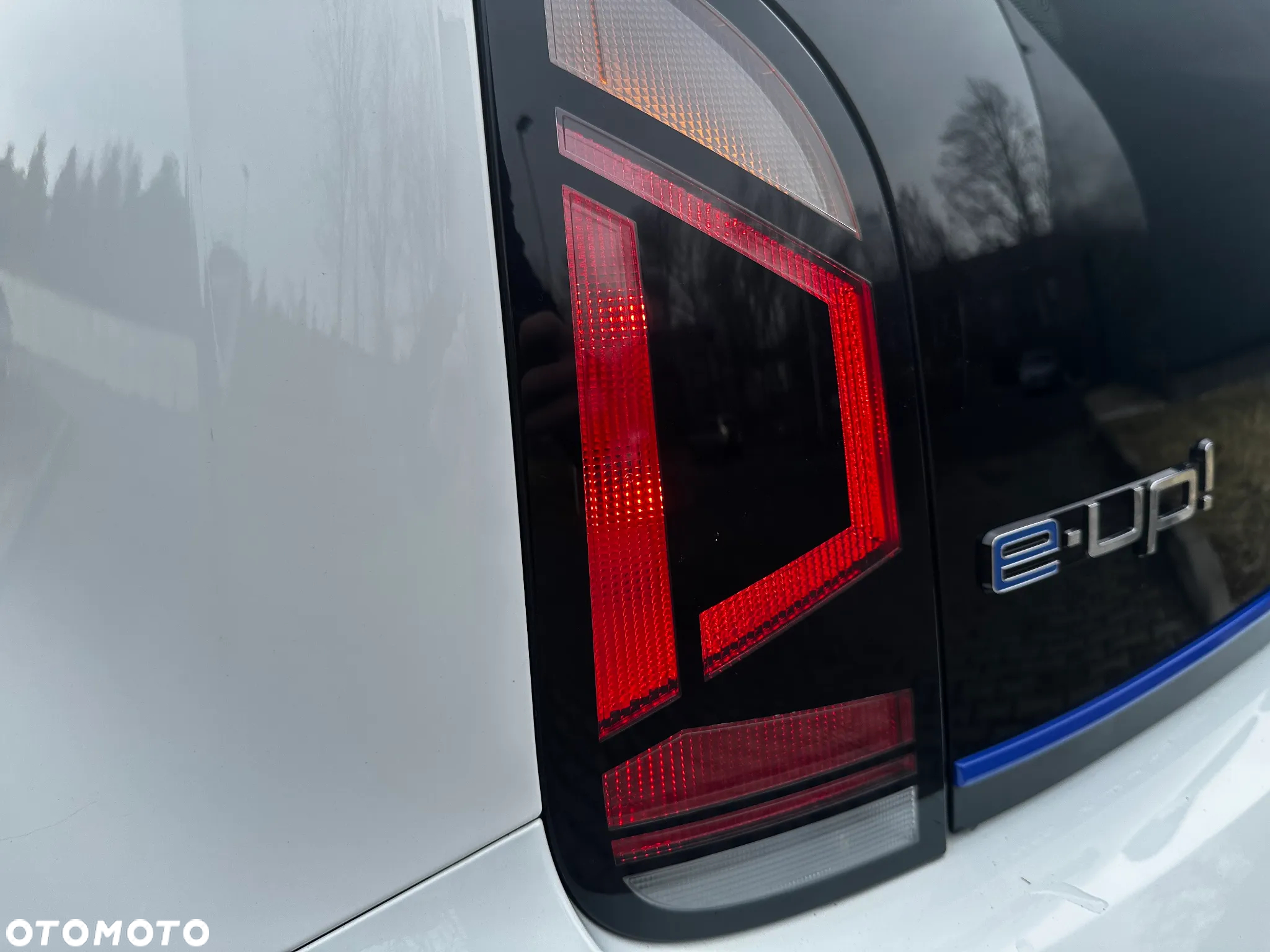 Volkswagen up! e-up - 10