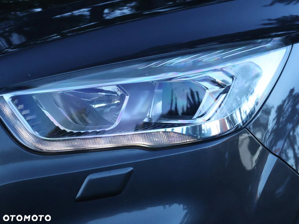 Ford Kuga 1.5 EcoBoost 2x4 Titanium - 13