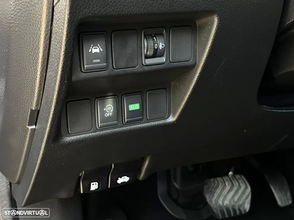 Nissan Qashqai 1.3 DIG-T N-Connecta DCT - 24