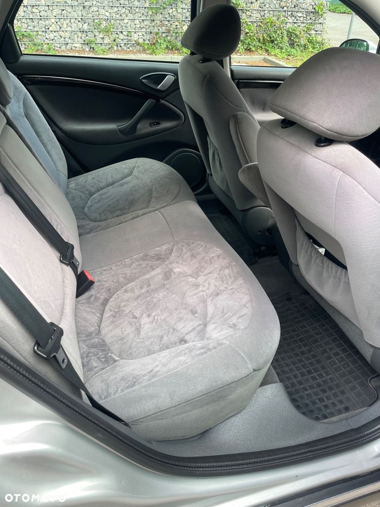 Citroën C5 2.0 16V Exclusive - 27
