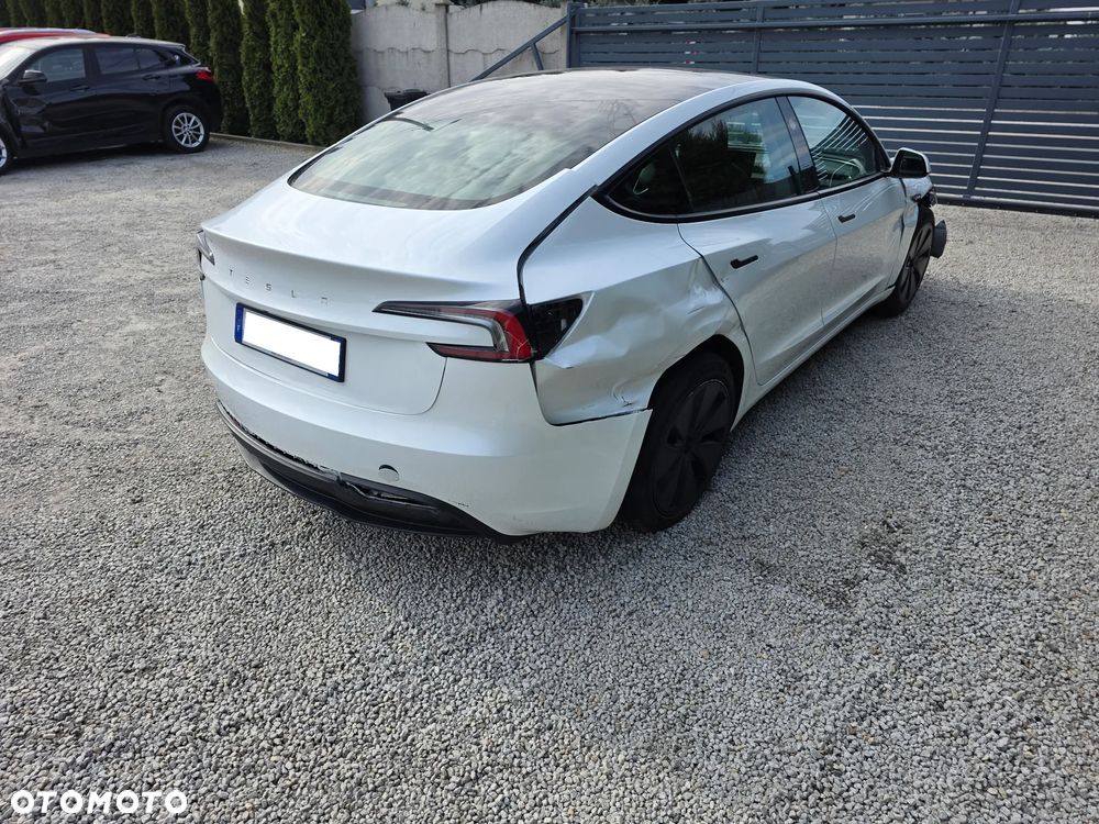 Tesla Model 3 - 25