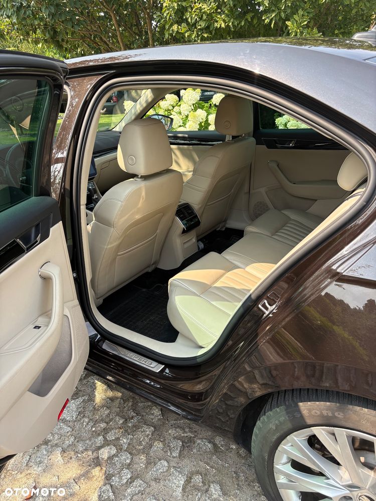 Skoda Superb 2.0 TDI SCR L&K DSG - 11