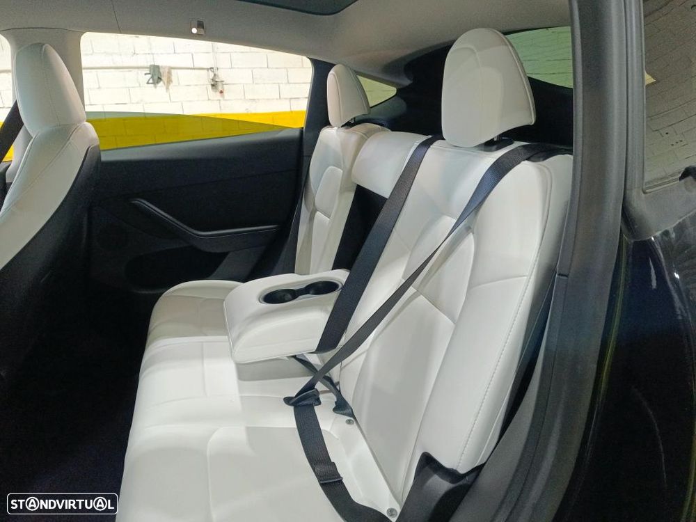 Tesla Model Y RWD - 8