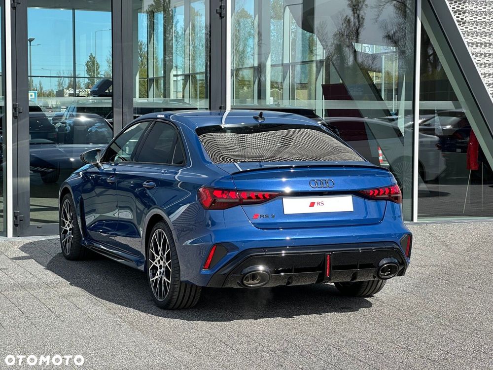 Audi RS3 Limousine - 8