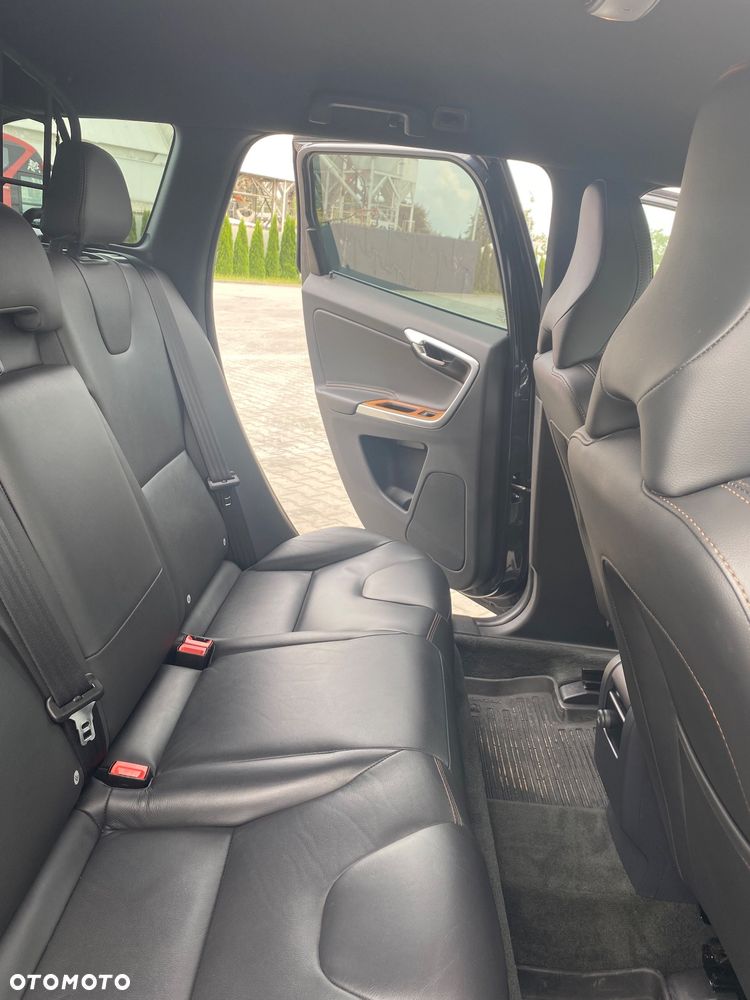 Volvo XC 60 D3 Drive-E Momentum - 11