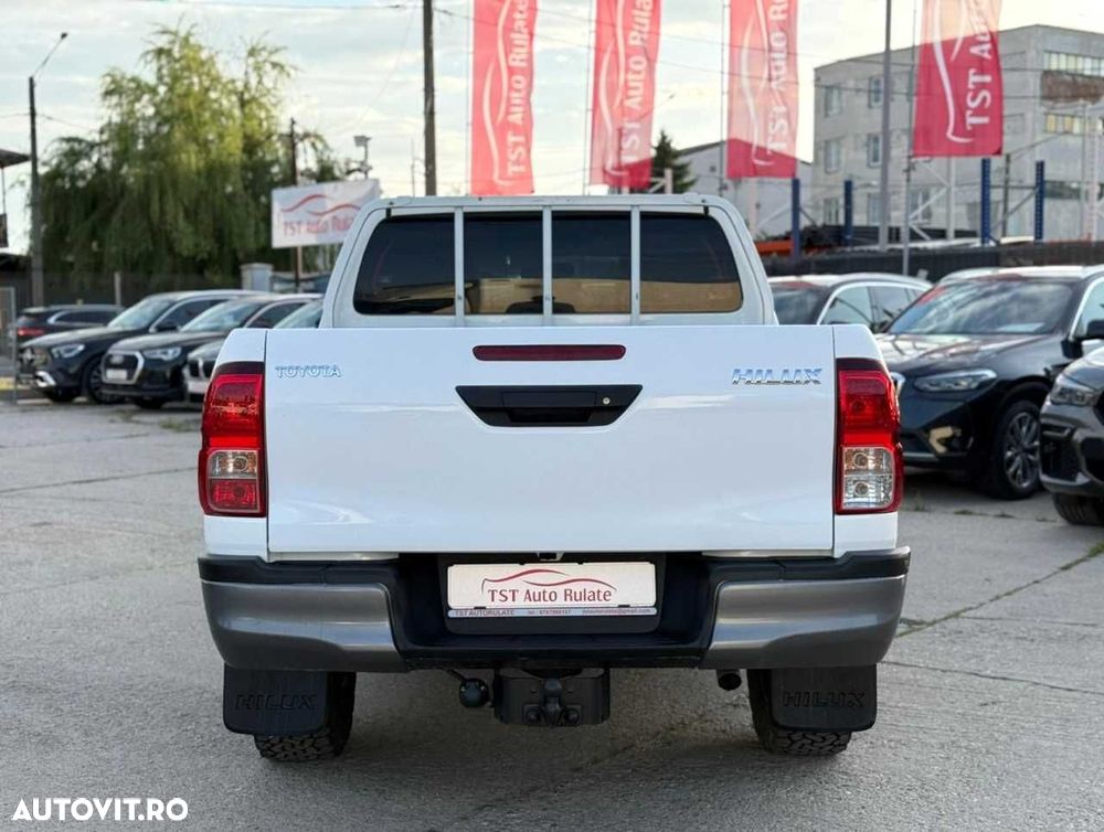 Toyota Hilux - 8