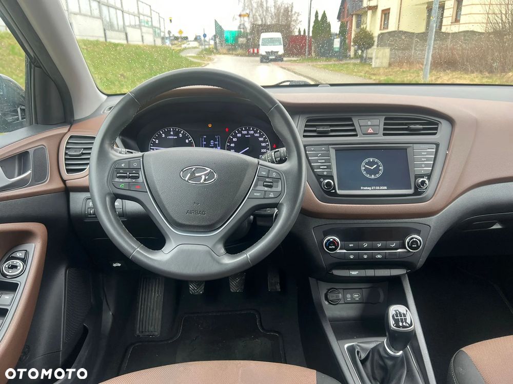 Hyundai i20 - 19