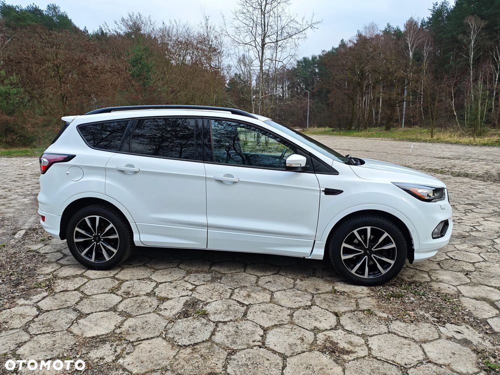 Ford Kuga 1.5 EcoBoost 2x4 ST-Line - 14