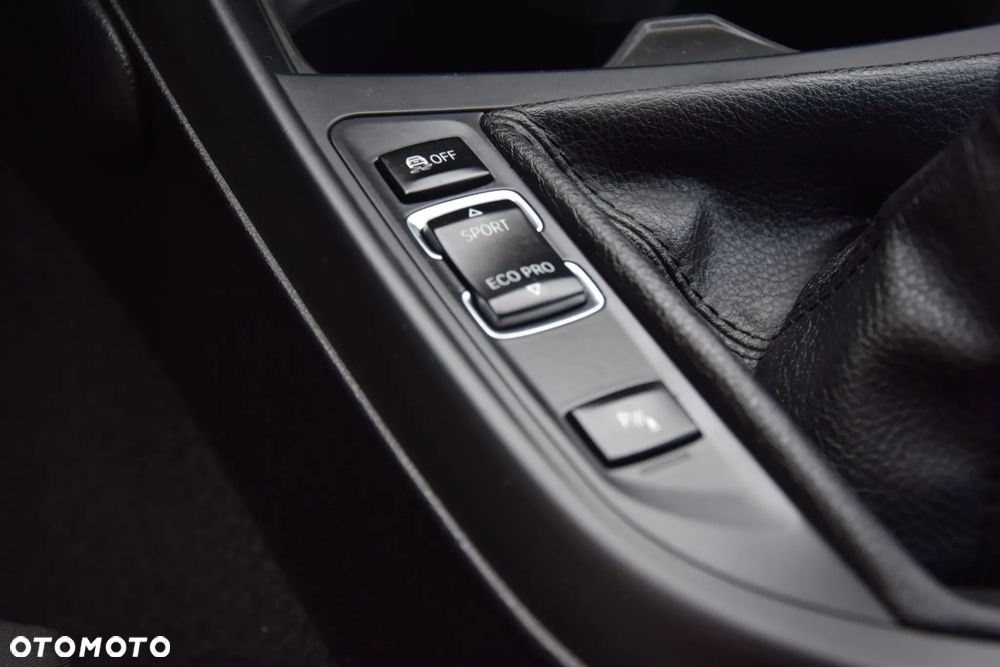 BMW Seria 1 118d DPF Edition Sport - 33
