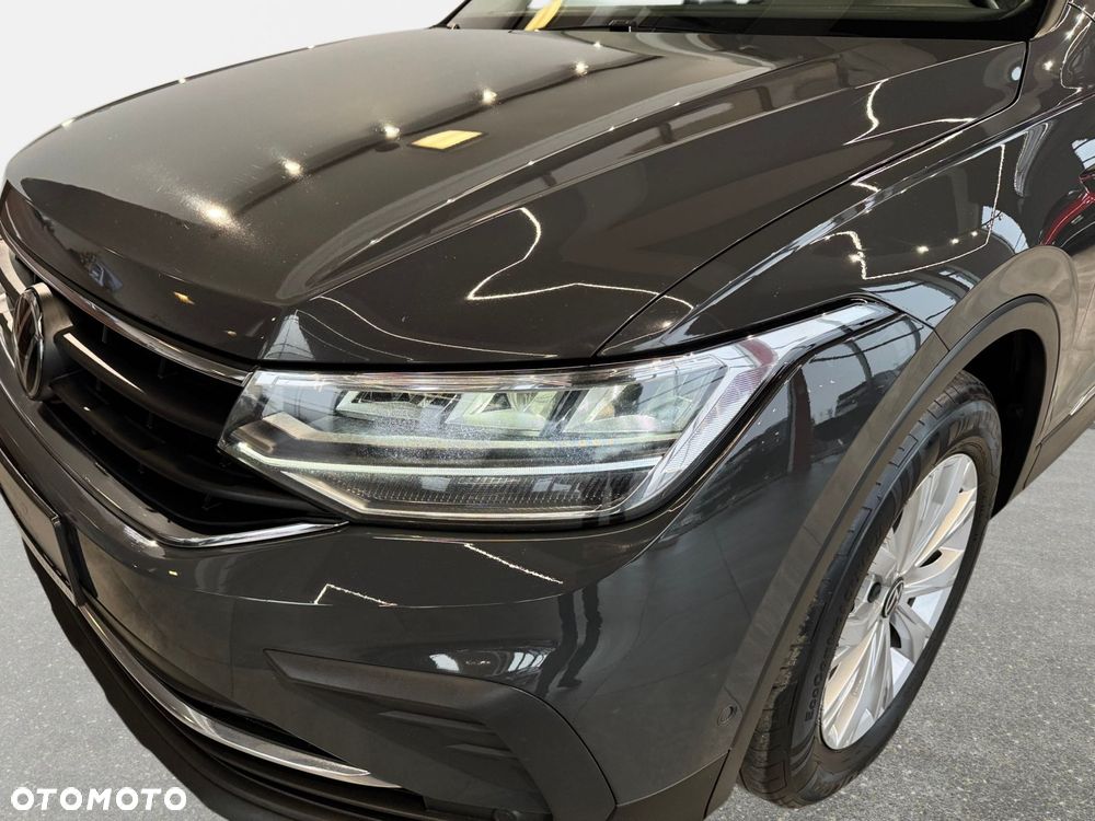 Volkswagen Tiguan - 10
