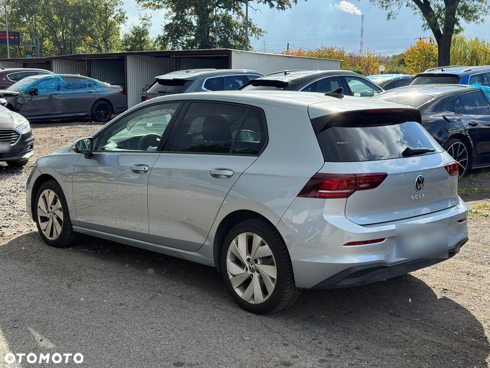 Volkswagen Golf 2025 photo 2