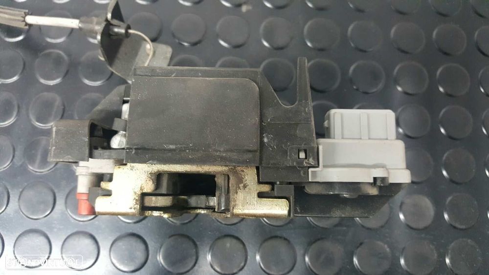 FECHADURA PORTA TRASEIRA DIREITA PEUGEOT 307 (S1) XS - 2