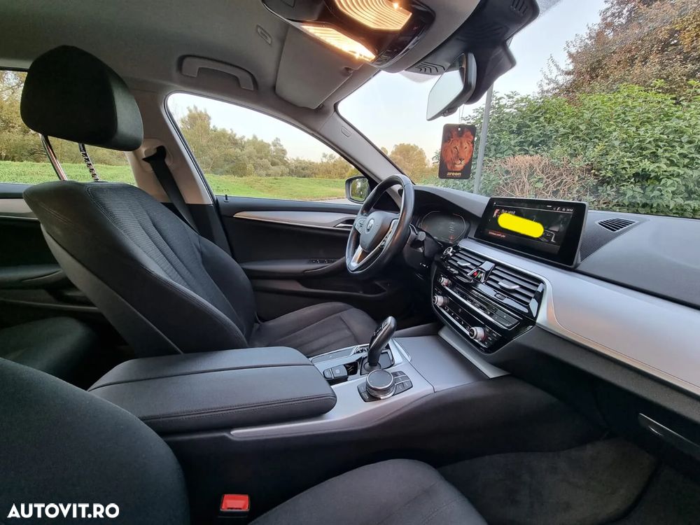 BMW Seria 5 520d xDrive AT - 9