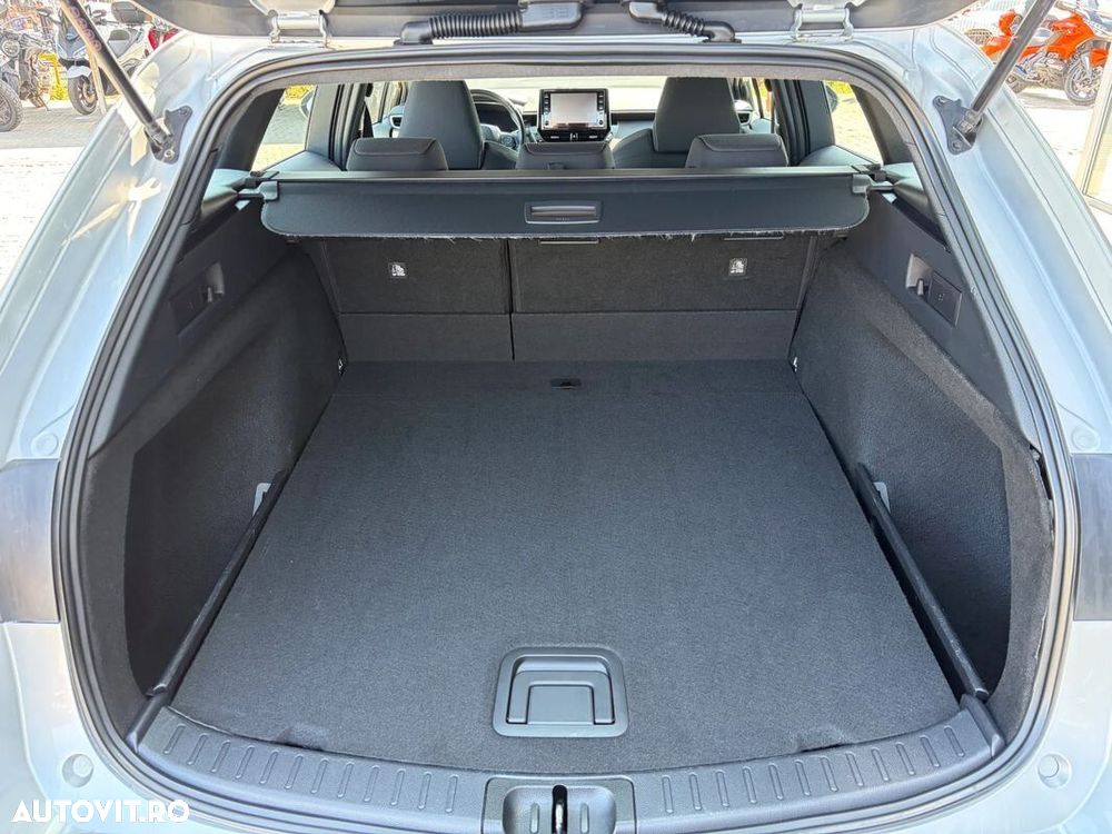 Toyota Corolla 1.8 HSD Dynamic - 11