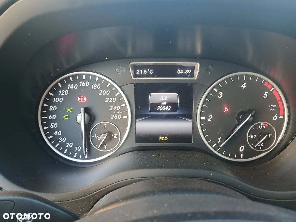 Mercedes-Benz Klasa B 180 d Edition - 24