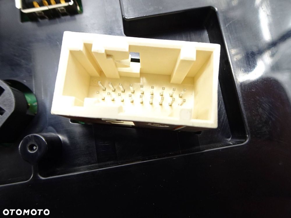 licznik zegary citroen c4 picasso ii 1.6 e-hdi anglik - 6