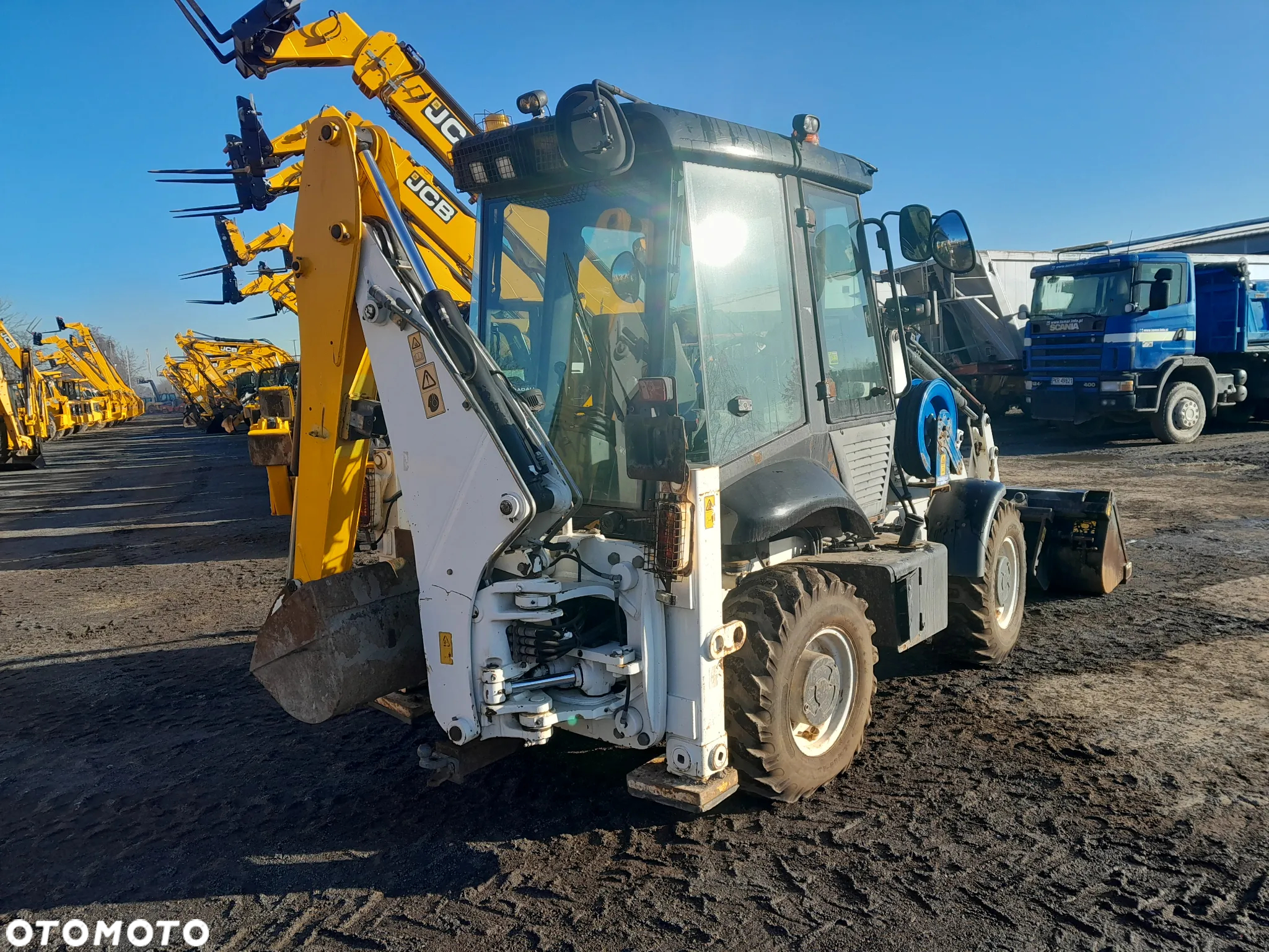 JCB 2CX - 7