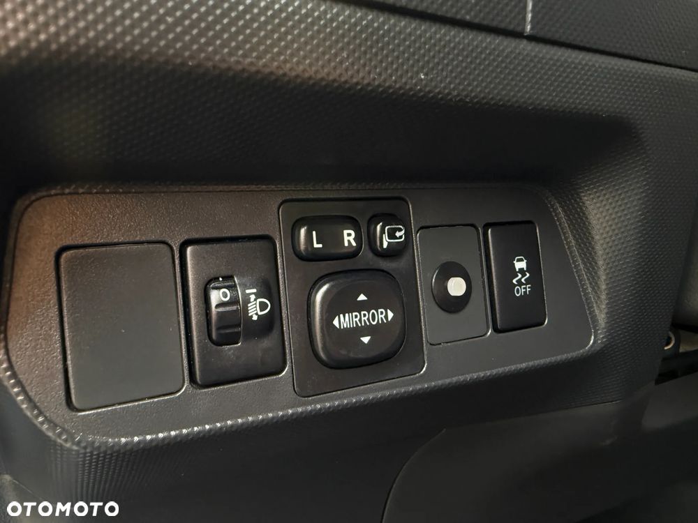 Toyota Auris 1.6 Dynamic - 35