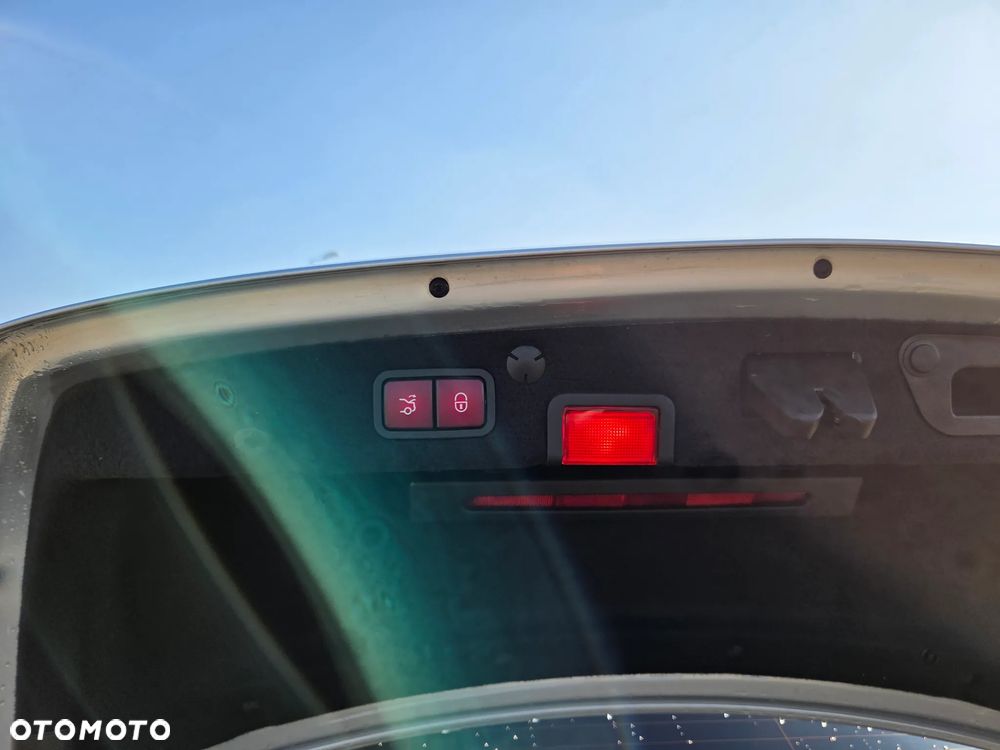 Mercedes-Benz Klasa C 400 4Matic 7G-TRONIC AMG Line - 18