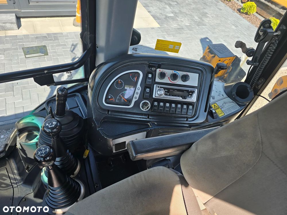 JCB - 4