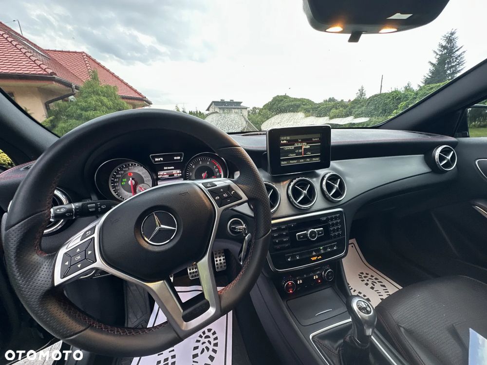 Mercedes-Benz GLA 200 AMG Line - 27