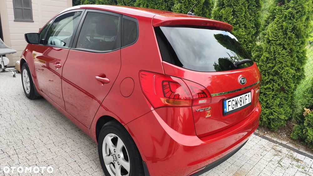 Kia Venga 1.6 L - 9