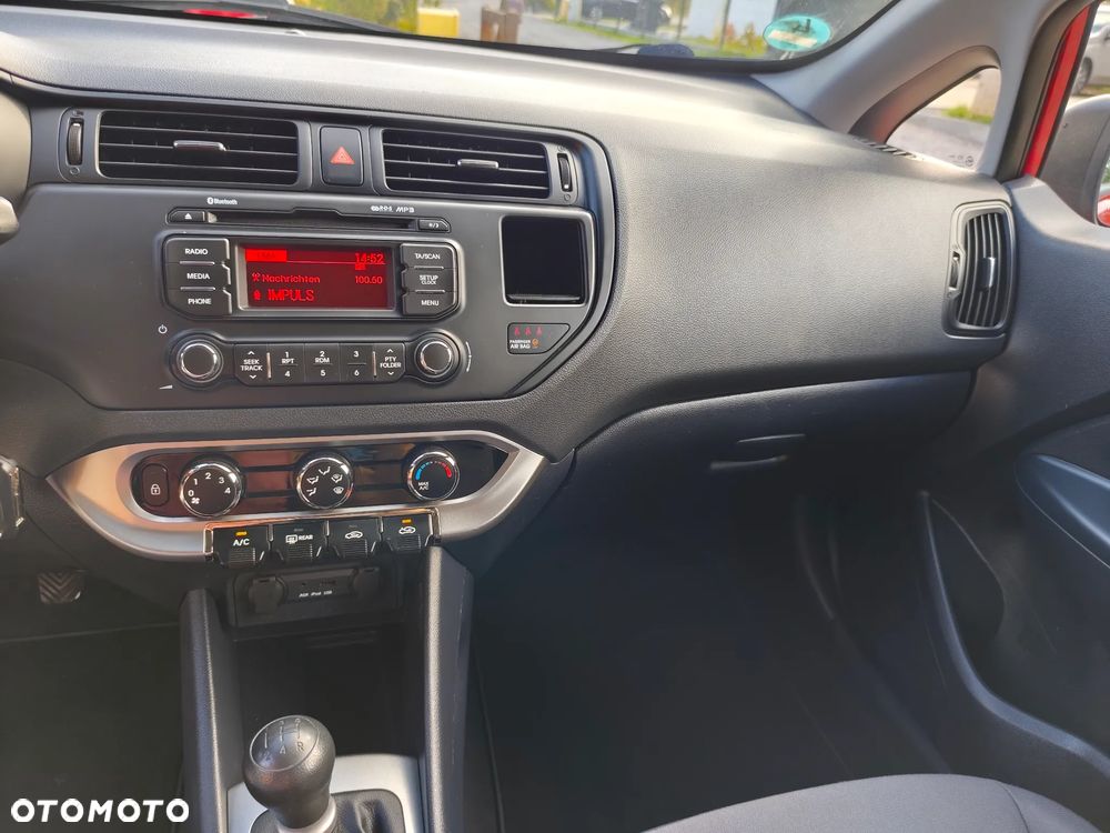 Kia Rio - 12