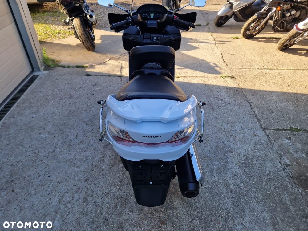 Suzuki Burgman - 8