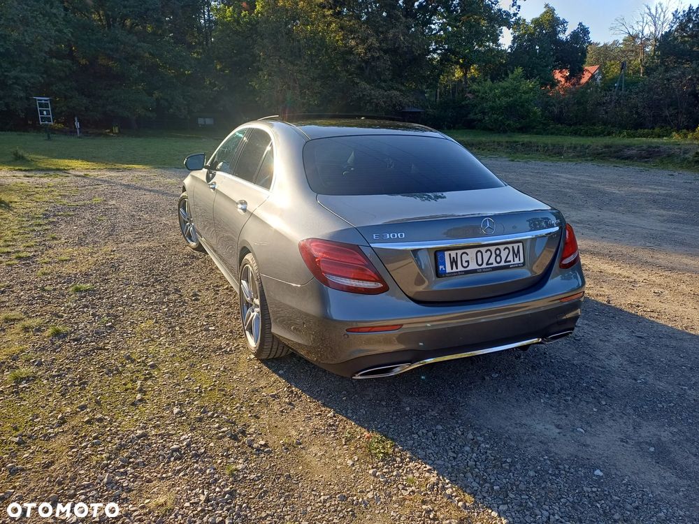Mercedes-Benz Klasa E 300 9G-TRONIC - 6