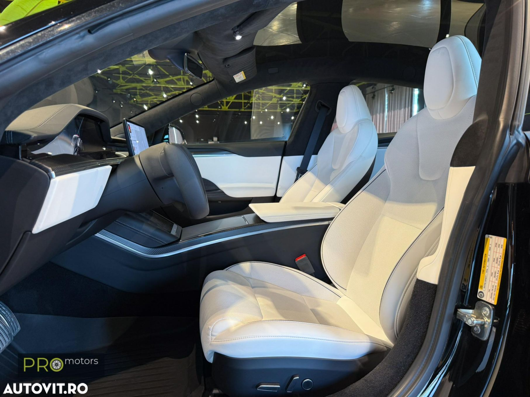 Tesla Model S Plaid - 12