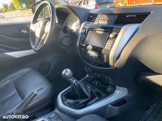 Nissan Navara 2.3 dCi Bi Turbo Double Cab Tekna - 11