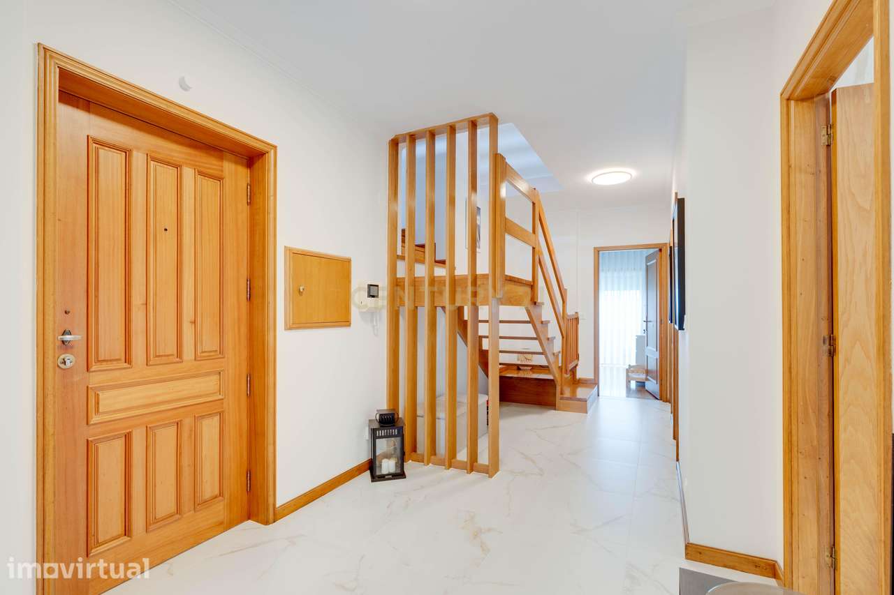 T2+2 Duplex c/ Sótão amplo (248m²) | S. Félix Marinha - Grande imagem: 5/33