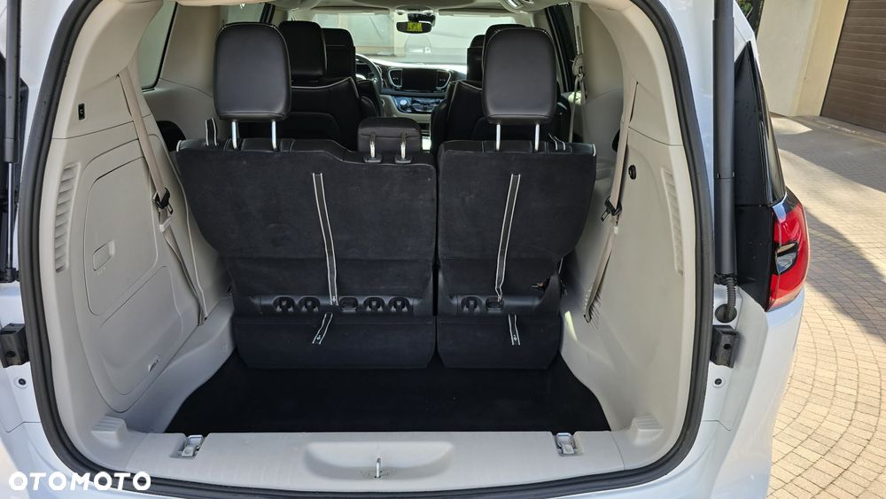 Chrysler Pacifica - 9