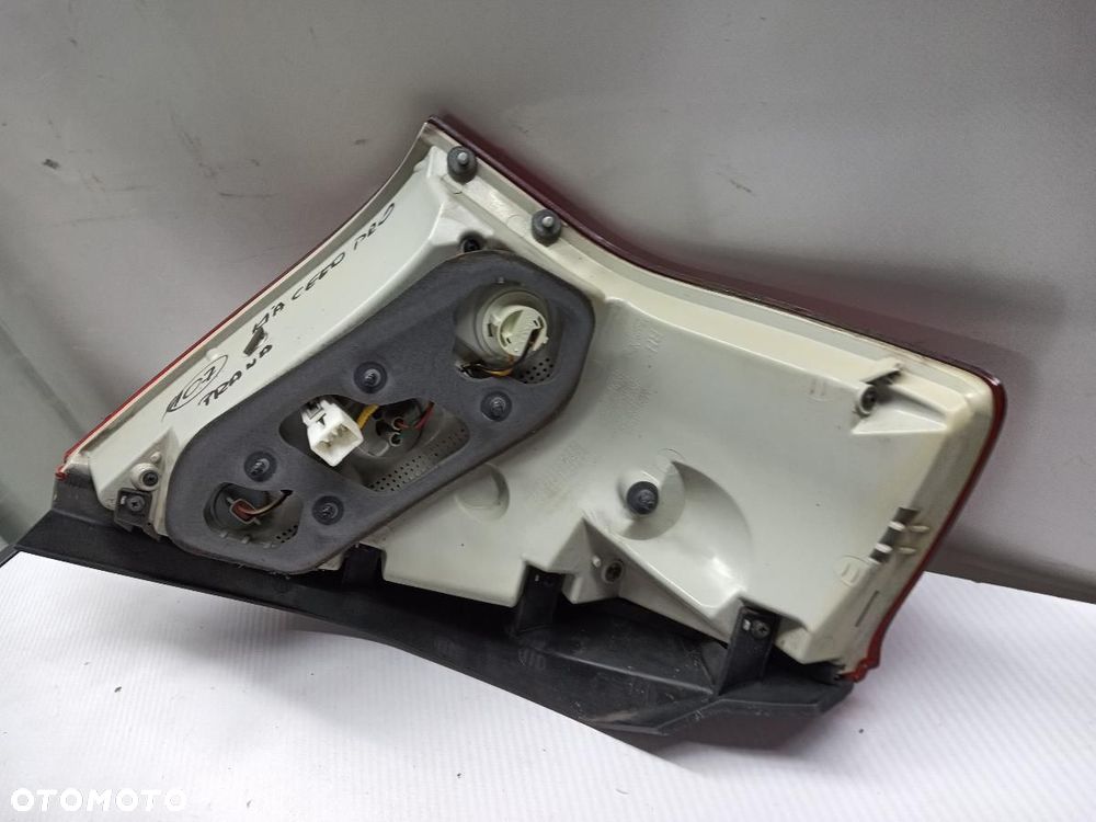 LAMPA TYŁ TYLNA PRAWA KIA CEED PRO 00973502 - 7