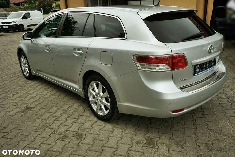Toyota Avensis - 5