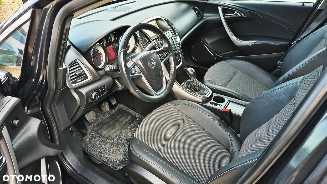 Opel Astra IV 1.4 T Cosmo - 30
