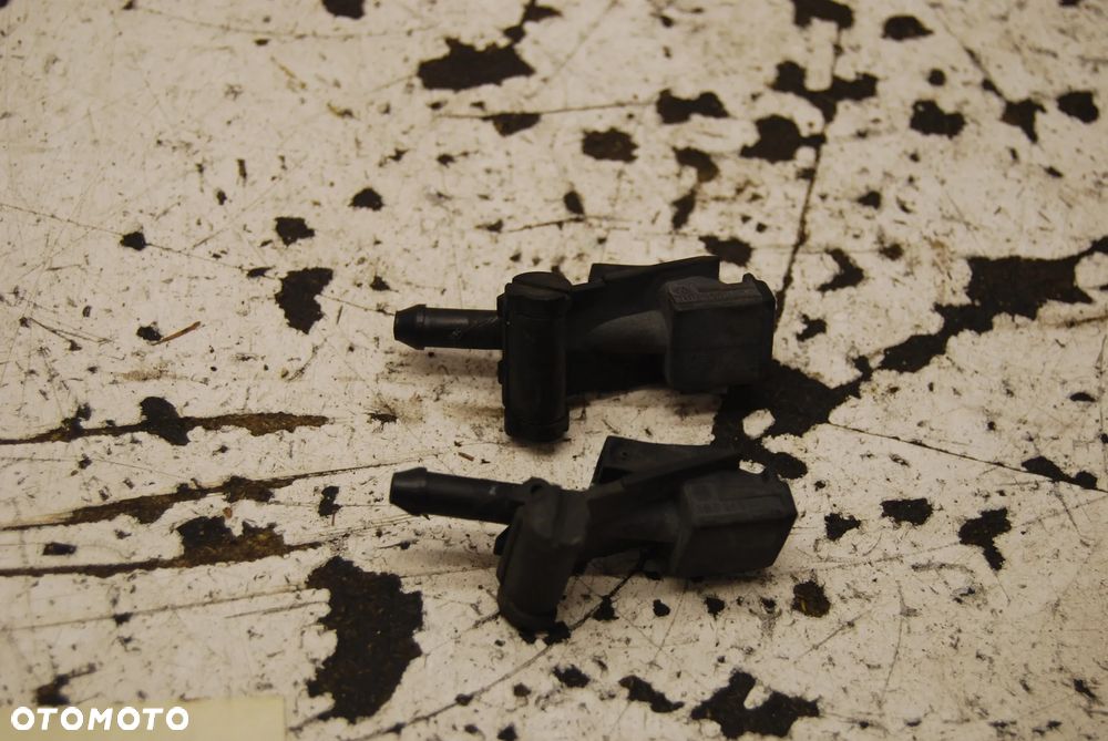 DYSZA SPRYSKIWACZA 3B0955985C VW GOLF IV PASSAT B5 - 1