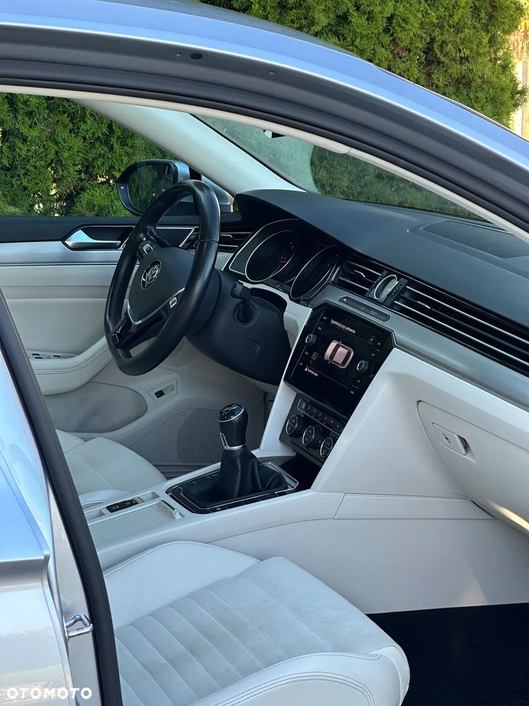 Volkswagen Passat - 11