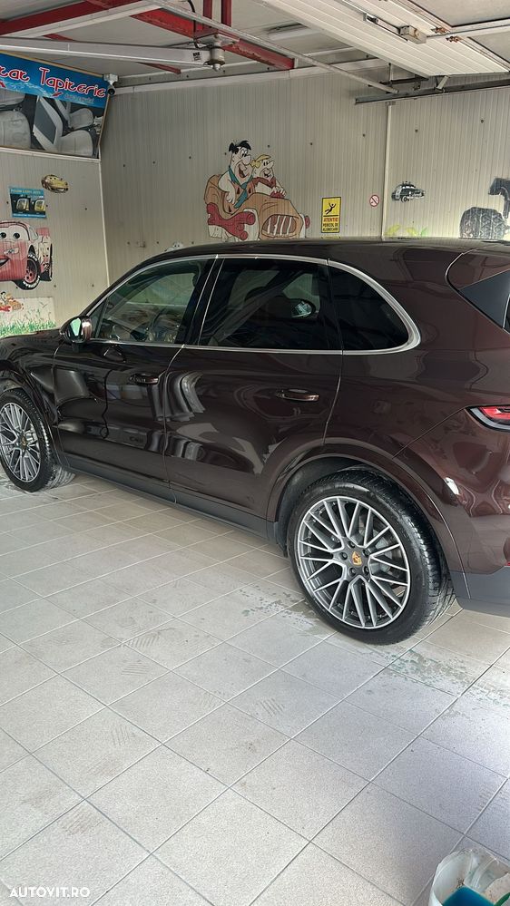 Porsche Cayenne Standard - 4