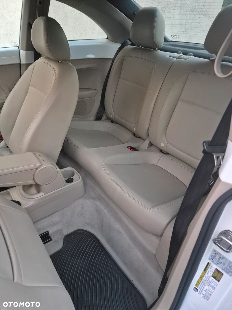 Volkswagen New Beetle - 11