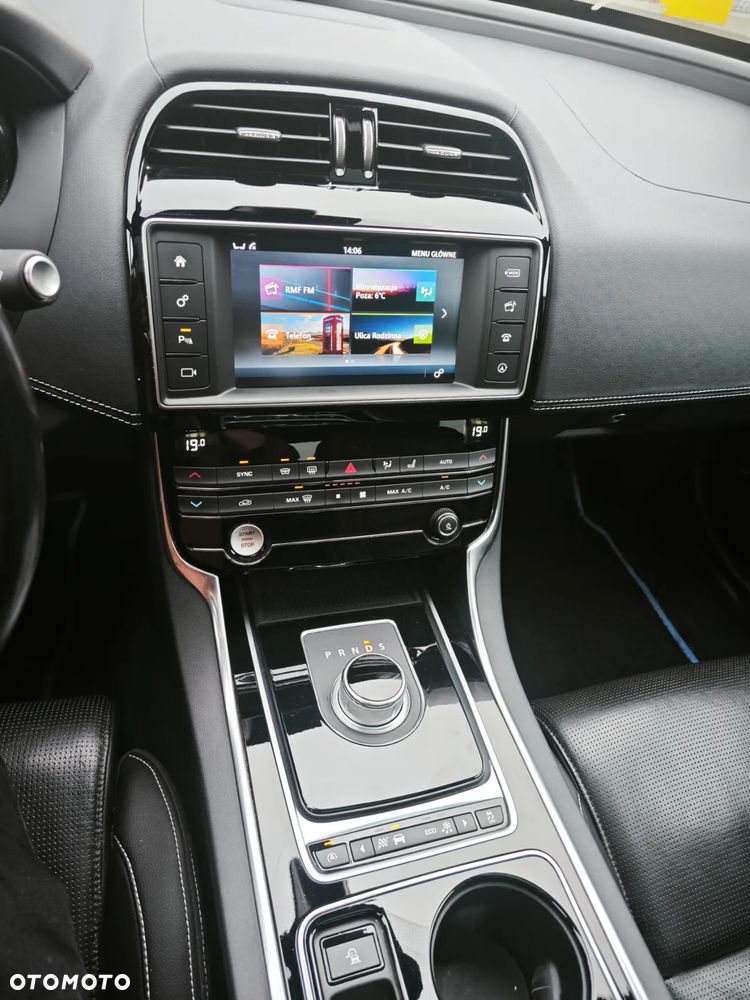 Jaguar XE 20d R-Sport Ingenium Edition - 17