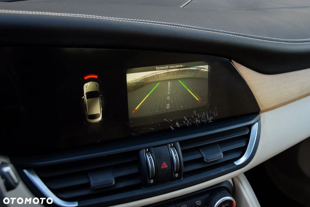 Alfa Romeo Giulia - 16