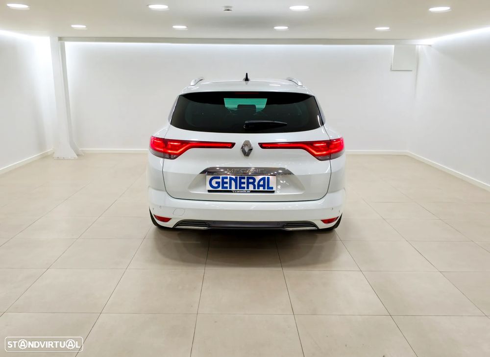 Renault Mégane Sport Tourer 1.6 E-Tech Plug-In Hybrid R.S. Line - 4