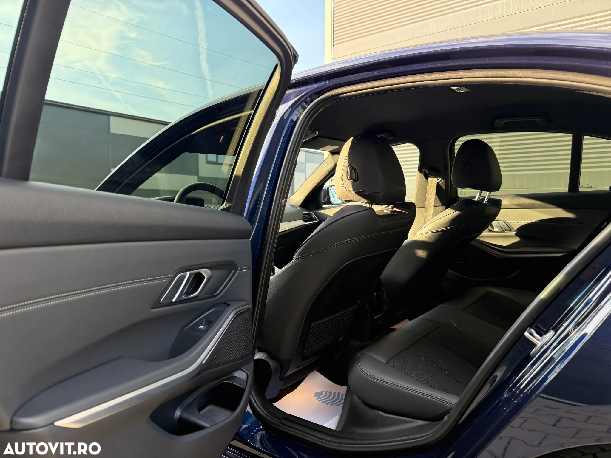 BMW Seria 3 320d xDrive AT MHEV - 23