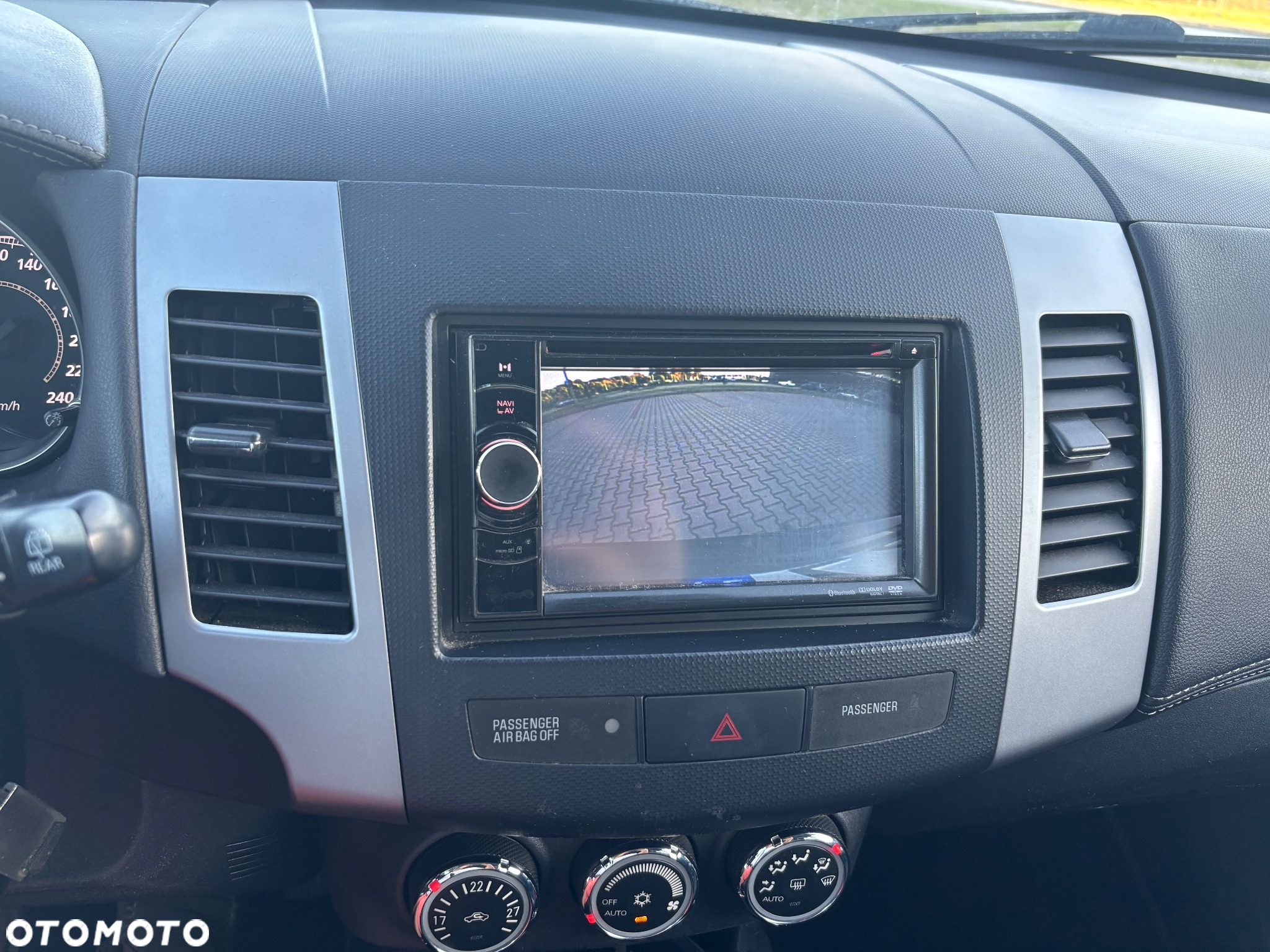Mitsubishi Outlander 2.0 Intense NAVI 2WD EU5 - 25