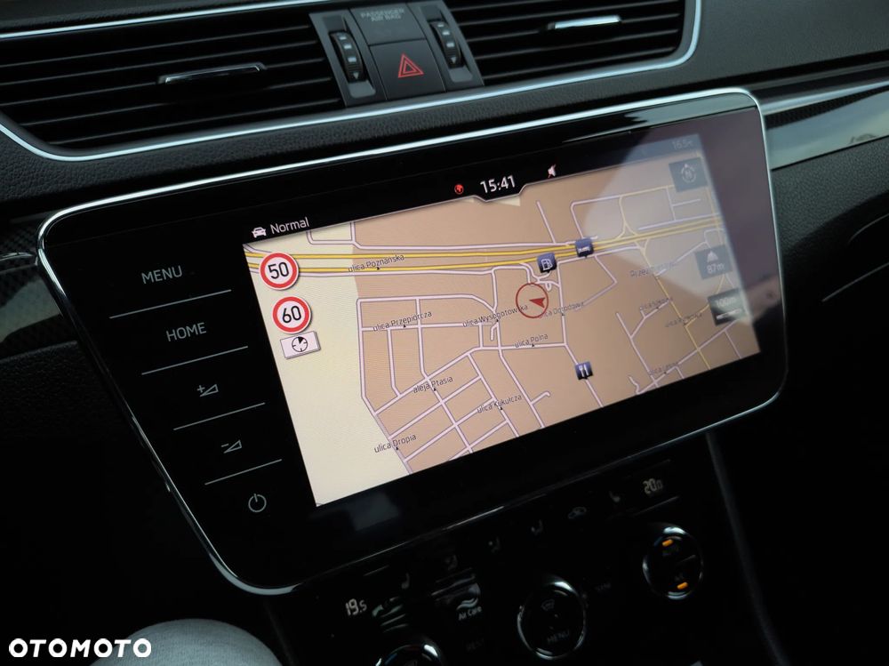 Skoda Superb 2.0 TDI DSG Sportline - 22