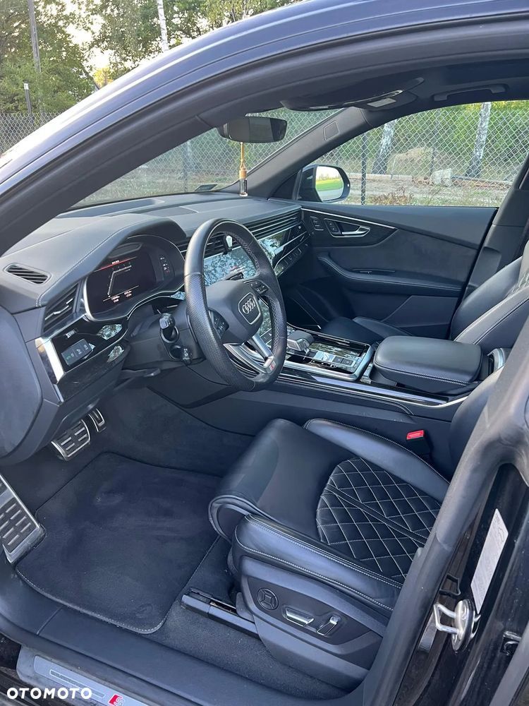 Audi Q8 - 9