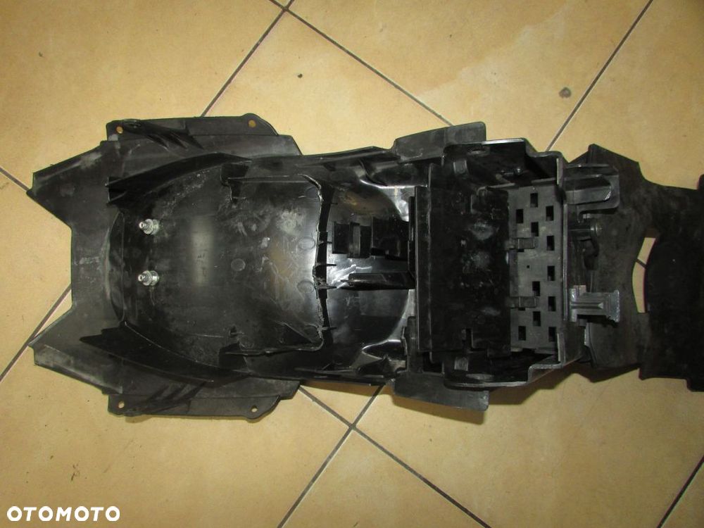 Suzuki SV 650 03-09 nadkole tył - 1