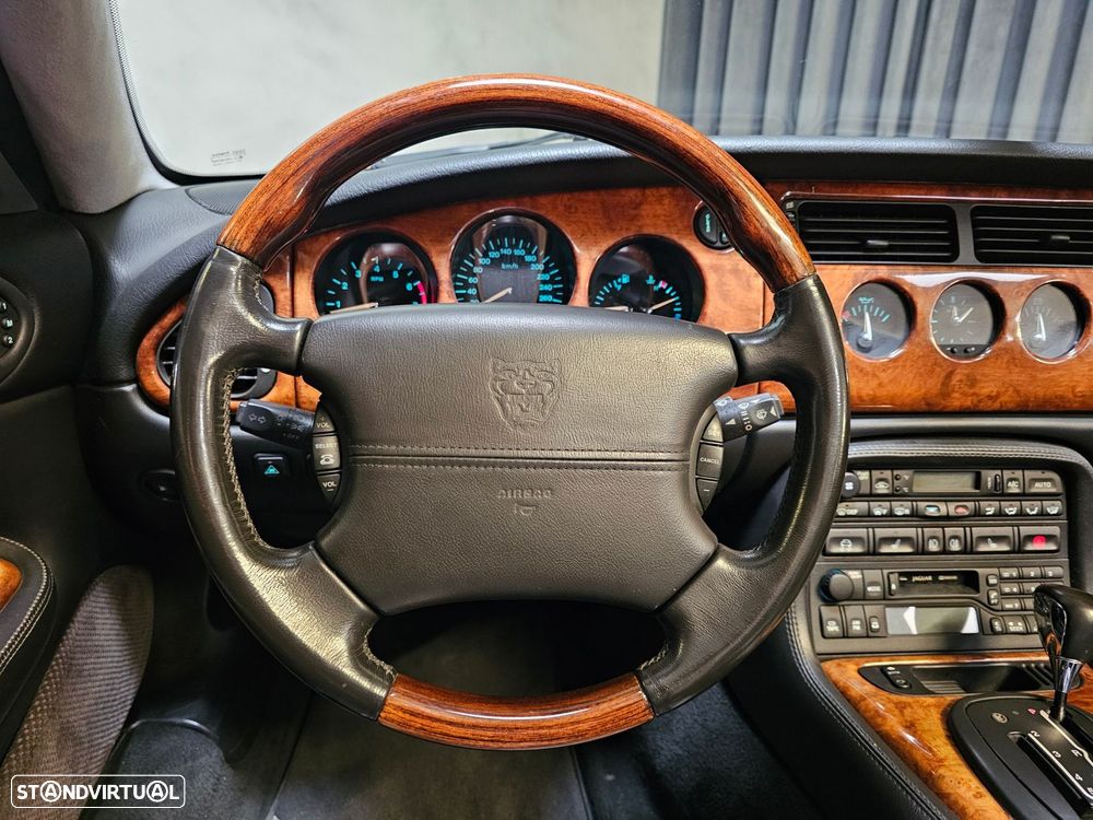 Jaguar XK XKR 4.2 Coupé SC - 16