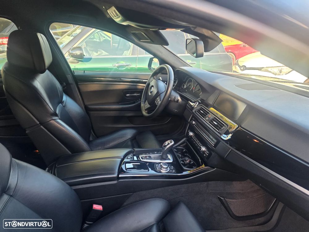 BMW M550d xDrive Auto - 12